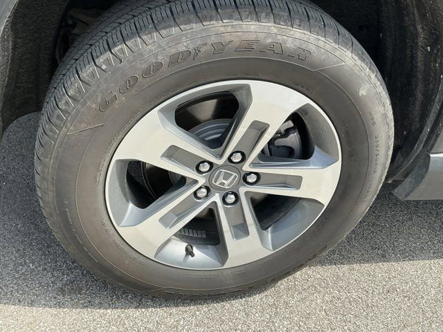 Used 2025 Honda Pilot EX-L image 16