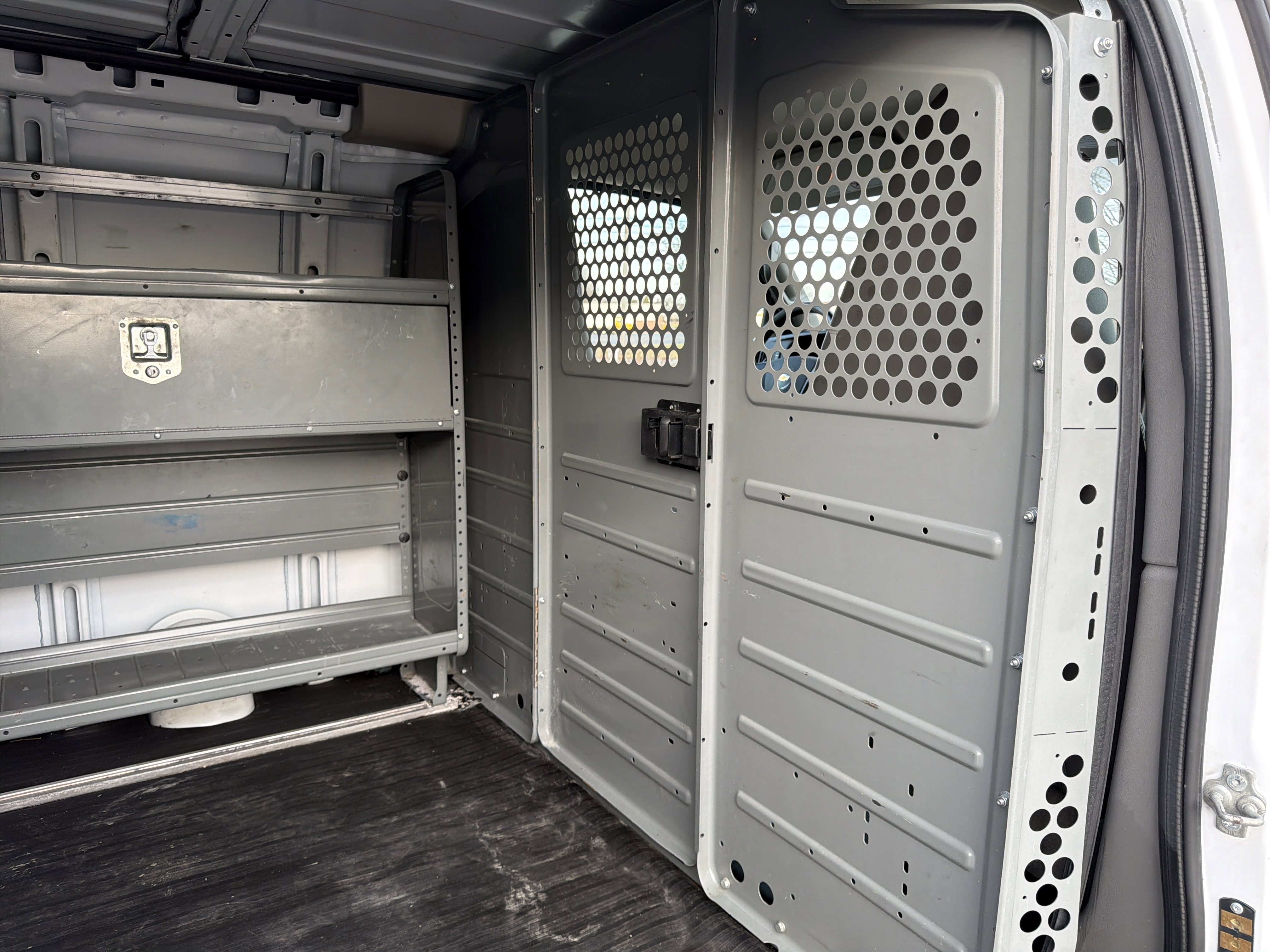 Used 2021 Chevrolet Express 2500 w/ Driver Convenience Package image 28