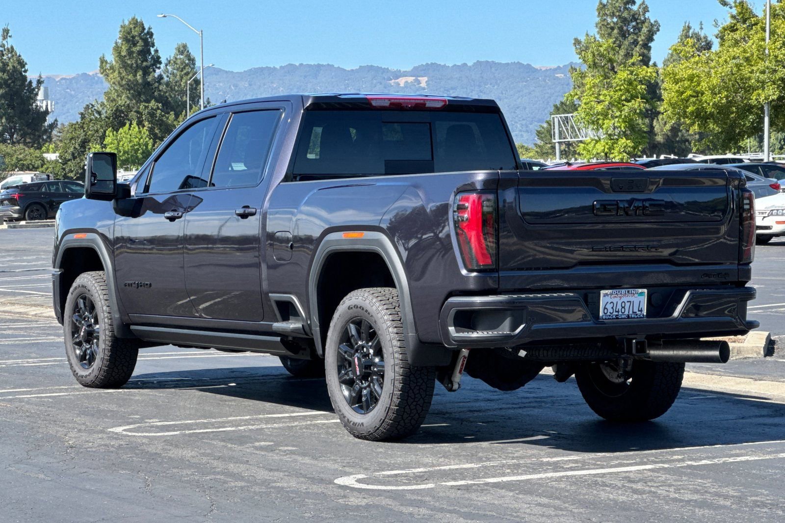 Used 2026 GMC Sierra 2500 AT4 w/ AT4 Premium Plus Package AWD/4WD image 6