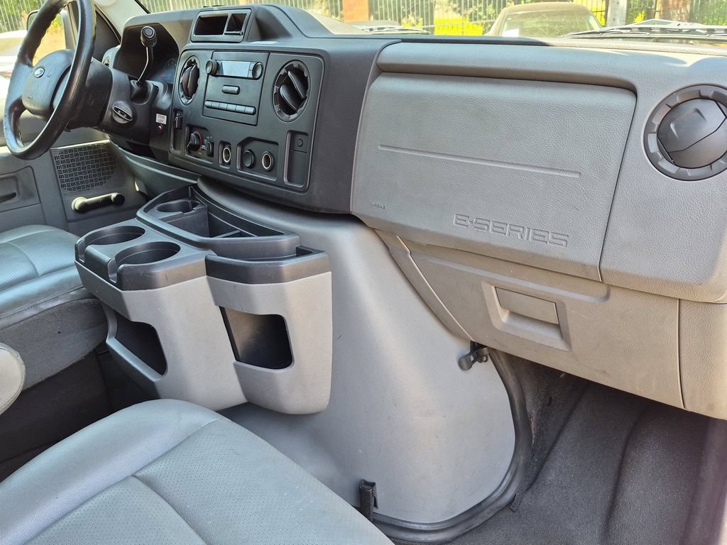 Used 2010 Ford E-250 and Econoline 250 RWD image 11