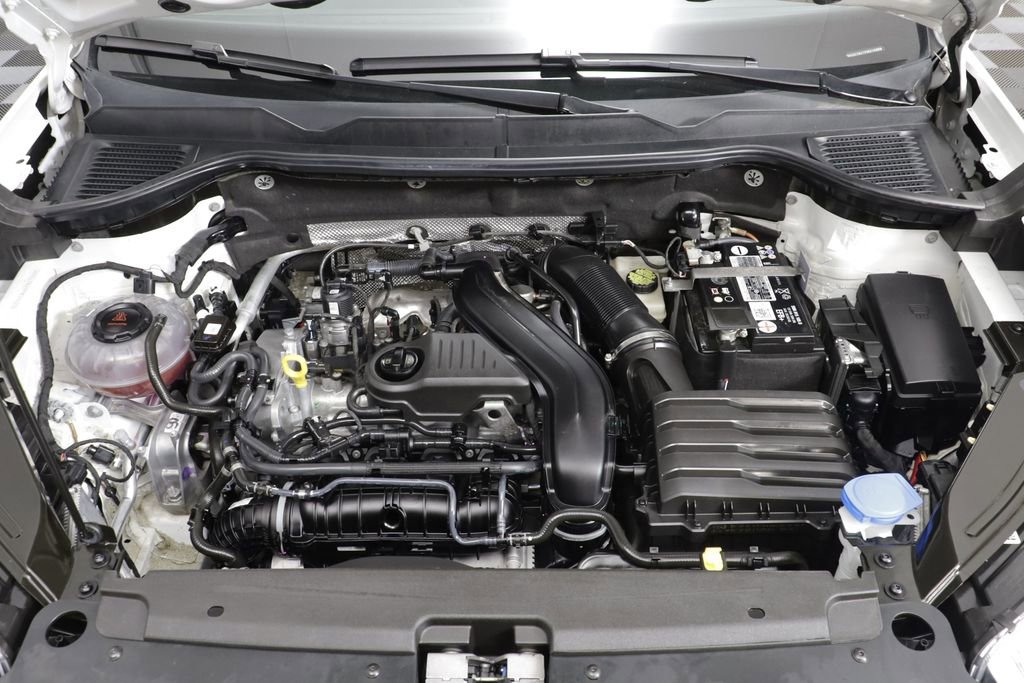 Certified 2023 Volkswagen Taos SEL AWD/4WD image 24