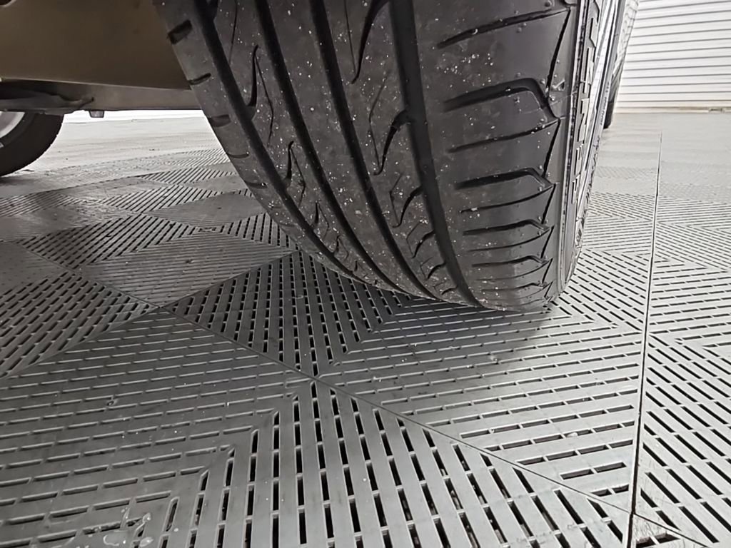 Used 2021 Nissan Versa SR w/ Convenience Package image 43