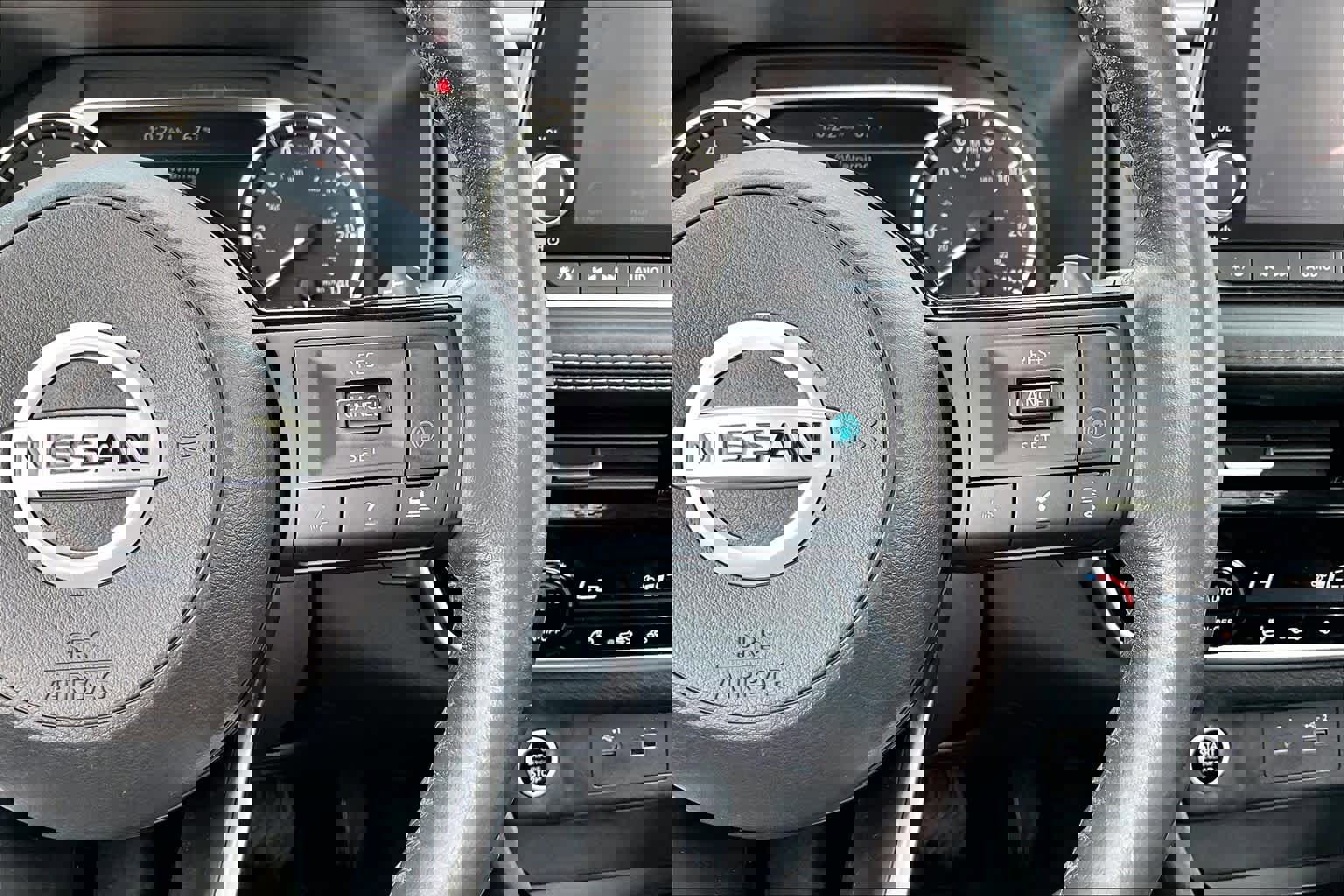 Used 2021 Nissan Rogue SV w/ Premium Package image 25