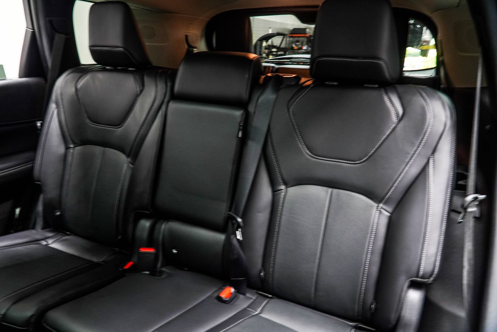 Used 2025 INFINITI QX60 Luxe w/ Vision Package AWD/4WD image 37