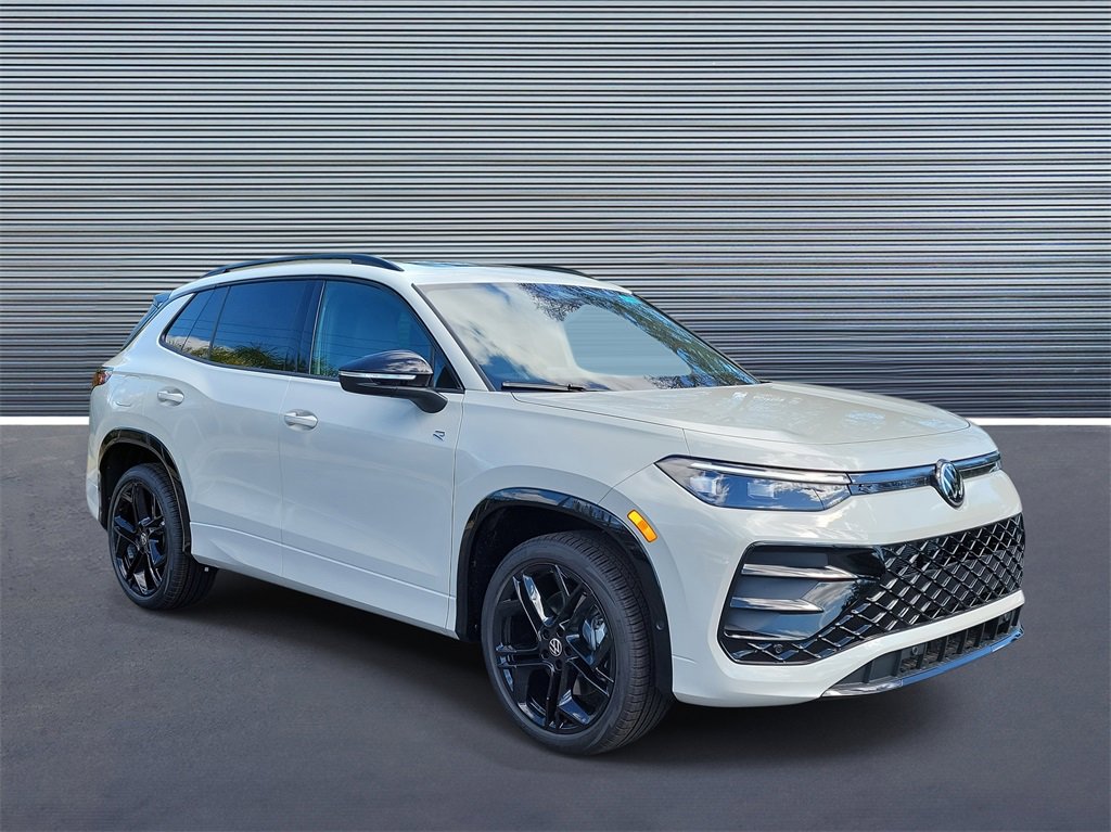 New 2026 Volkswagen Tiguan SE R-Line image 2