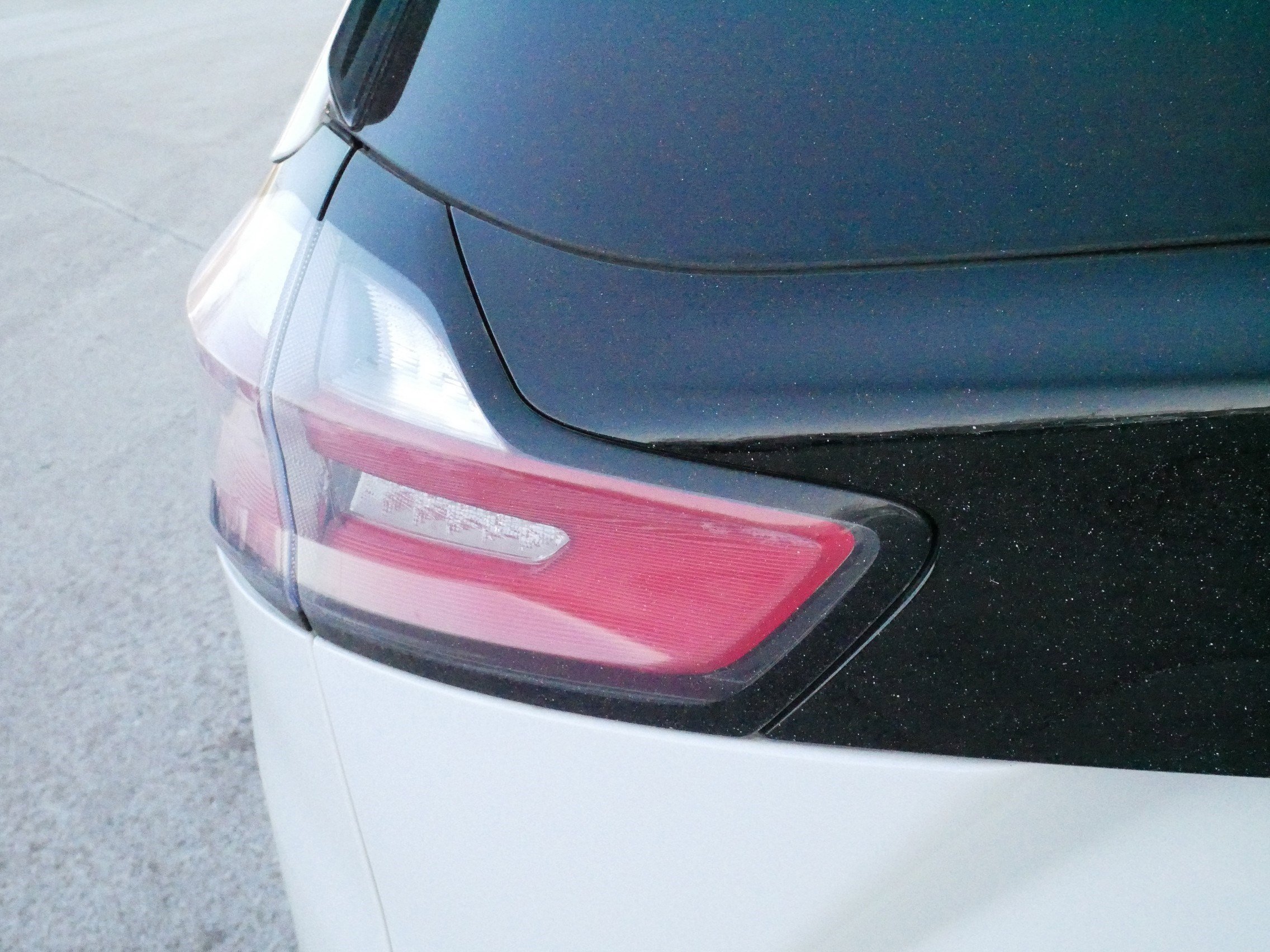 Used 2023 Ford Edge SEL image 17