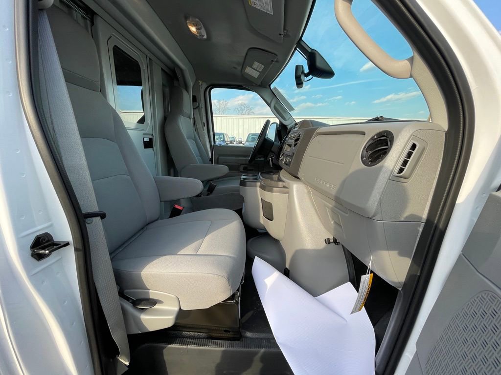 New 2026 Ford E-350 and Econoline 350 Super Duty w/ Power Equipment Group image 19