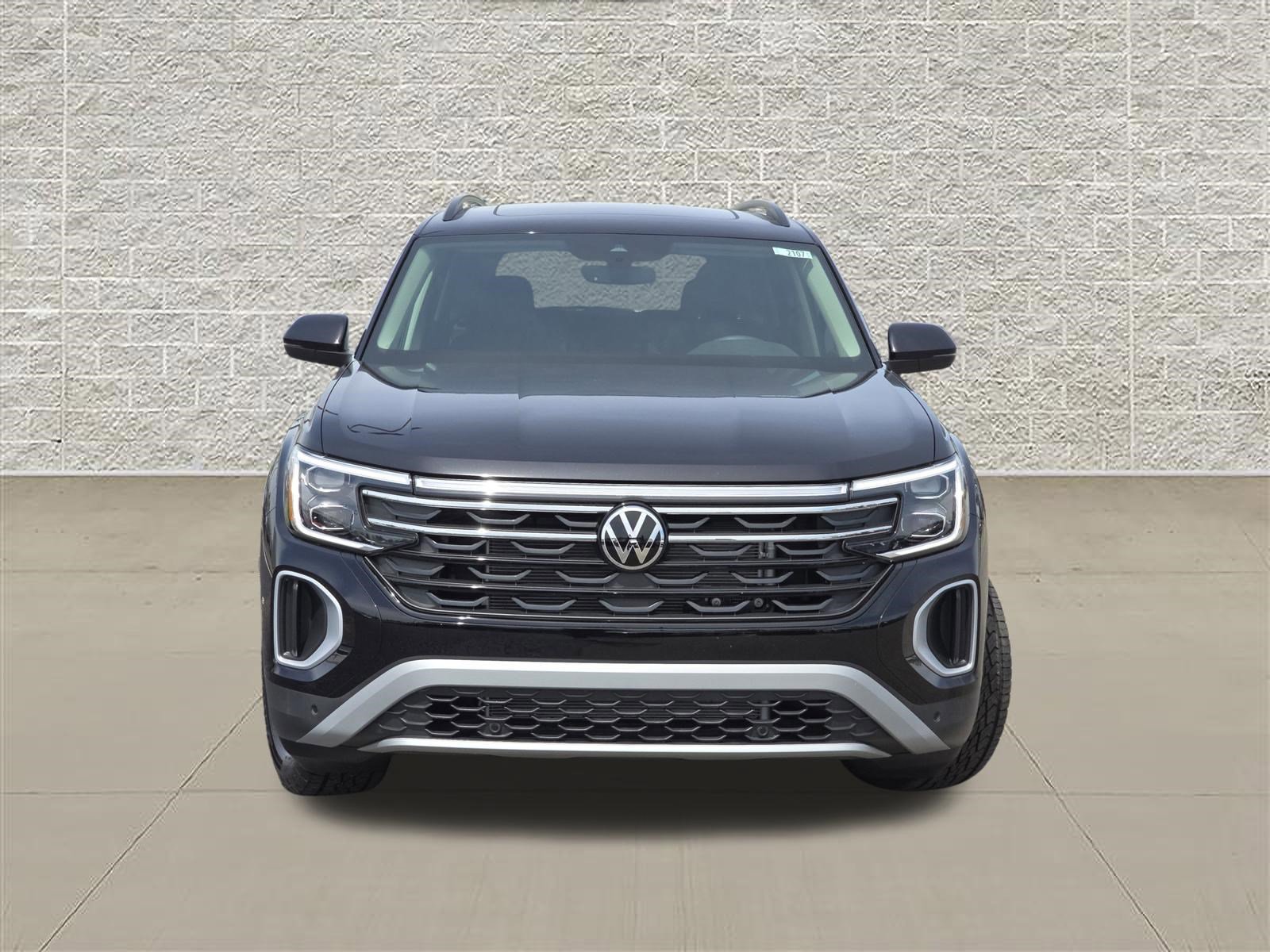 New 2026 Volkswagen Atlas Peak Edition AWD/4WD image 2