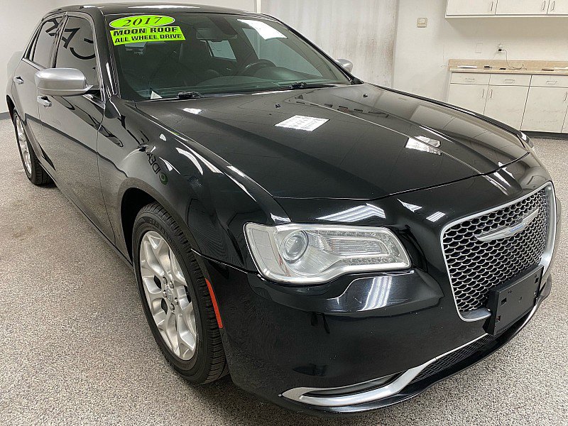 Used 2017 Chrysler 300 C Platinum image 3