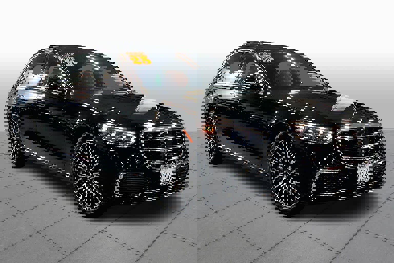 Used 2025 Mercedes-Benz S 500 4MATIC image 2