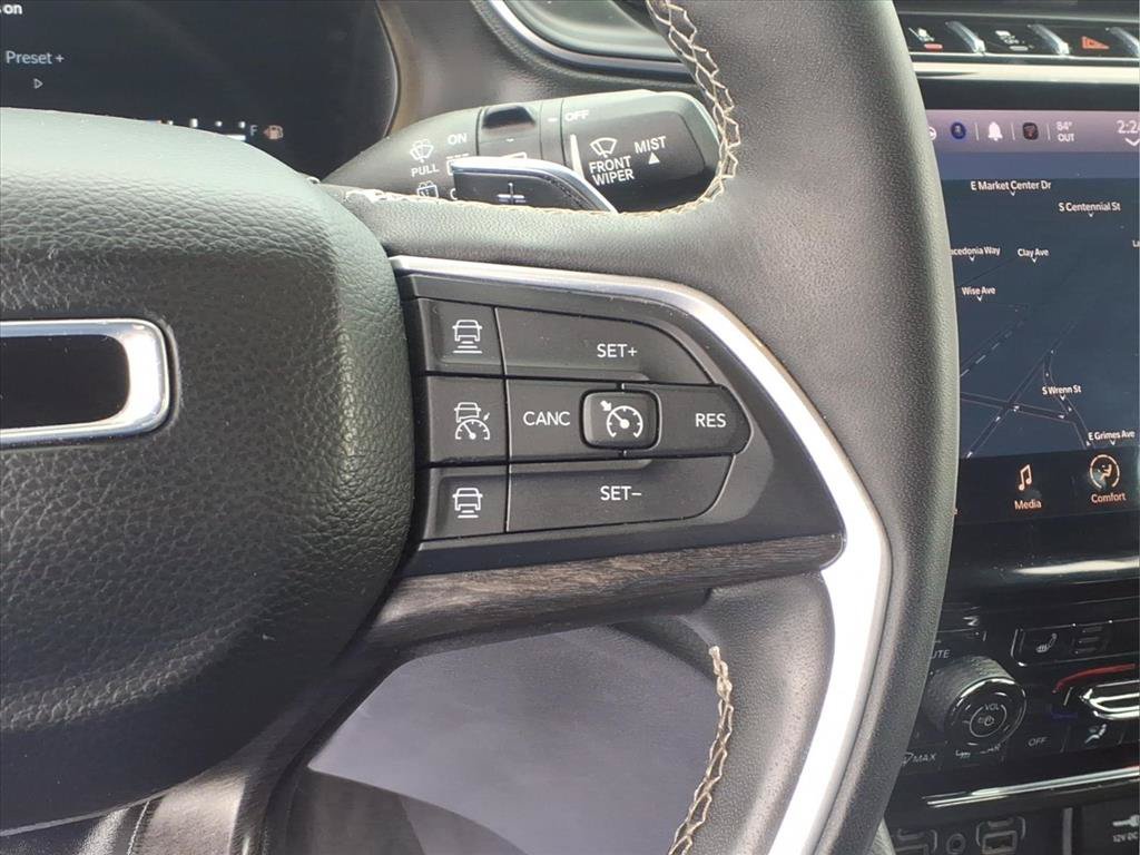 Used 2023 Jeep Grand Cherokee Limited AWD/4WD image 12