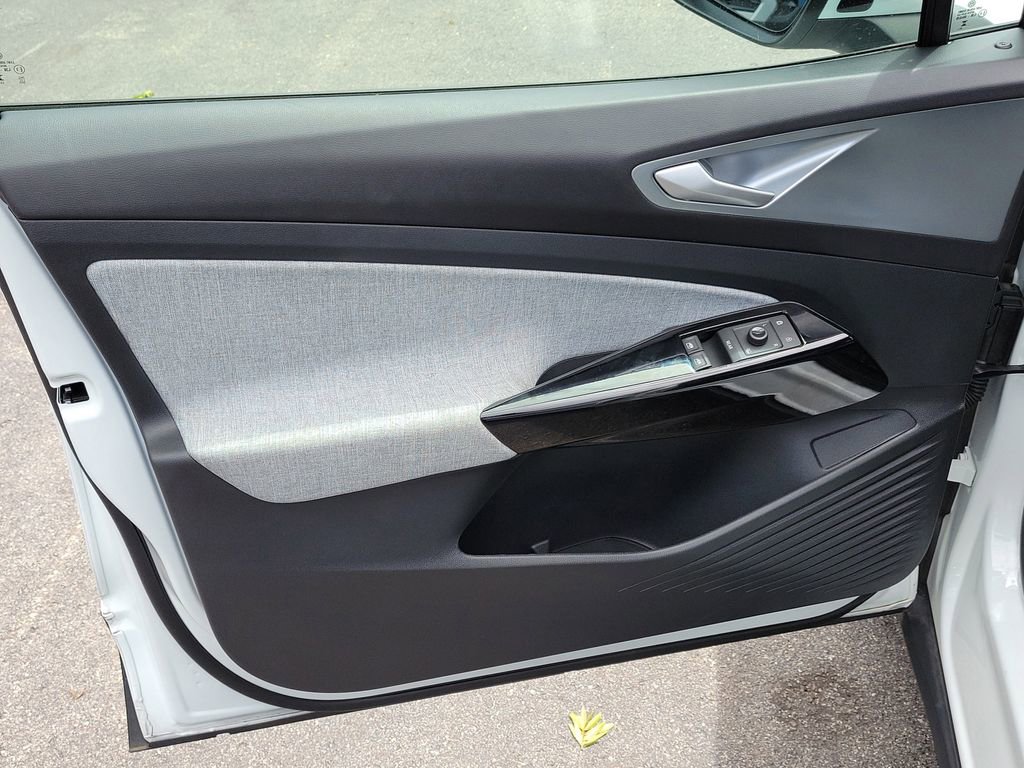 Used 2024 Volkswagen ID.4 Pro image 17