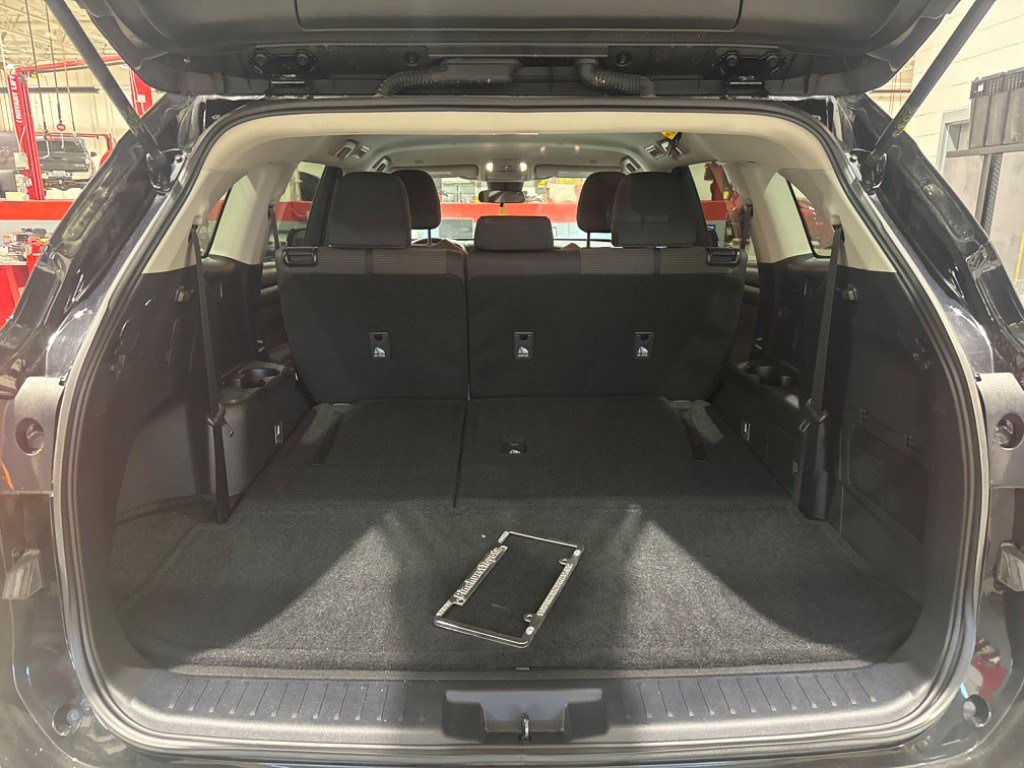 Used 2023 Toyota Highlander L FWD image 44