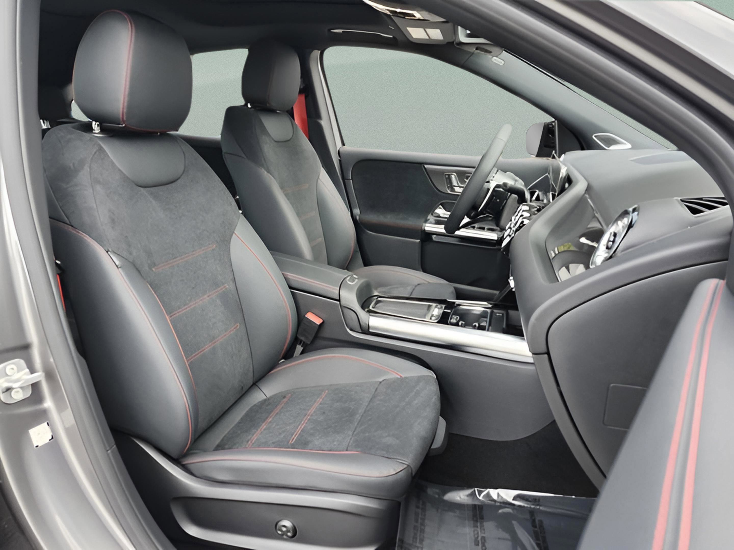 New 2026 Mercedes-Benz GLA 35 AMG 4MATIC image 41