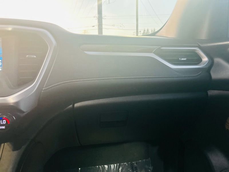 Used 2017 GMC Acadia SLE image 34