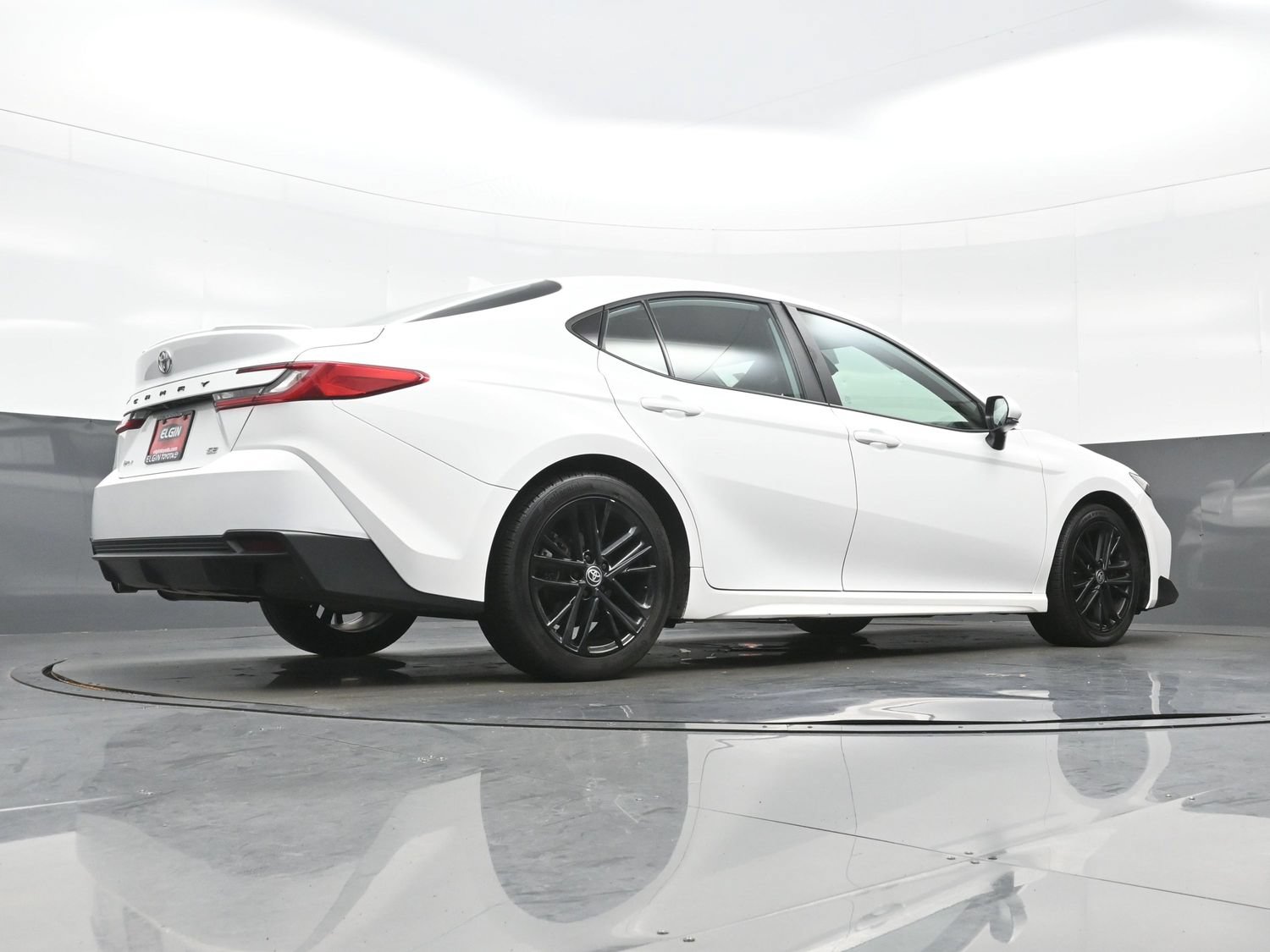 Used 2025 Toyota Camry SE FWD image 33