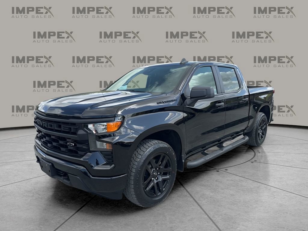 Used 2024 Chevrolet Silverado 1500 Custom image 1
