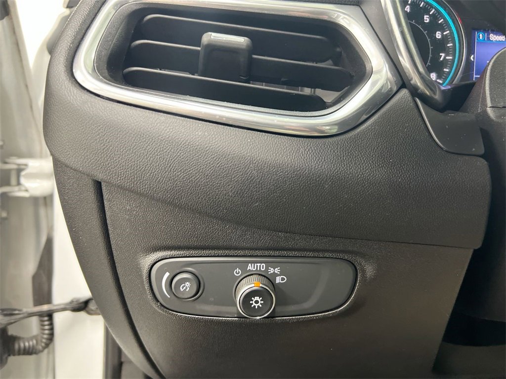 Used 2019 Chevrolet Equinox LT image 17