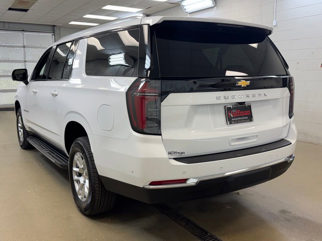 New 2026 Chevrolet Suburban LS image 7
