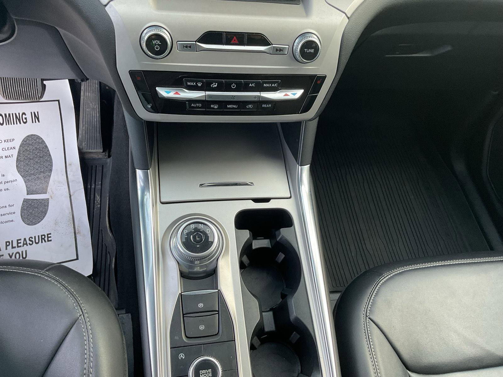 Used 2023 Ford Explorer XLT w/ Equipment Group 202A image 16