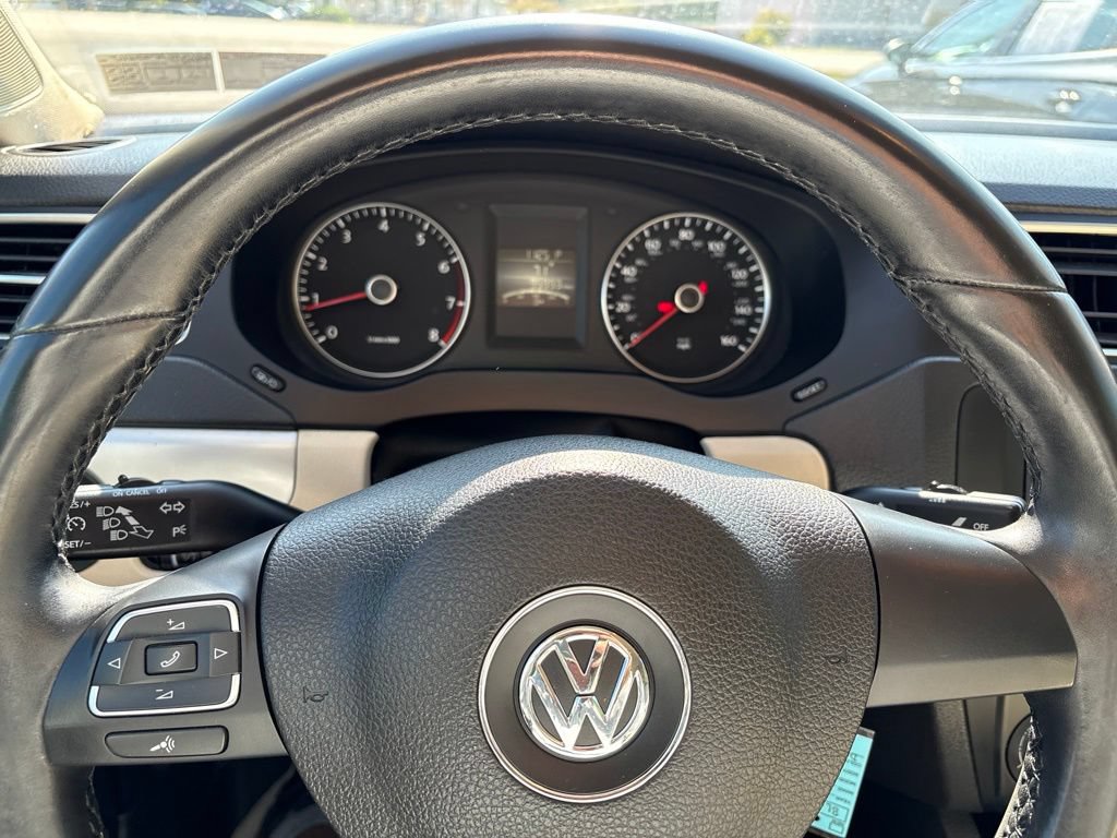 Used 2013 Volkswagen Jetta SE FWD image 18