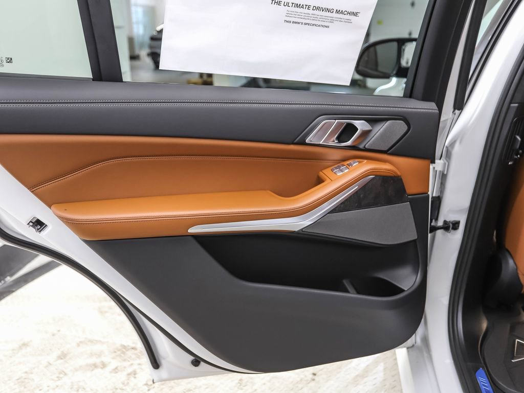 Used 2025 BMW X7 M60i image 18