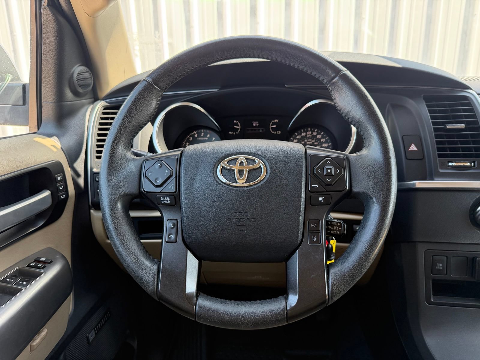 Used 2018 Toyota Sequoia Limited w/ Safety & Convenience Package RWD image 10