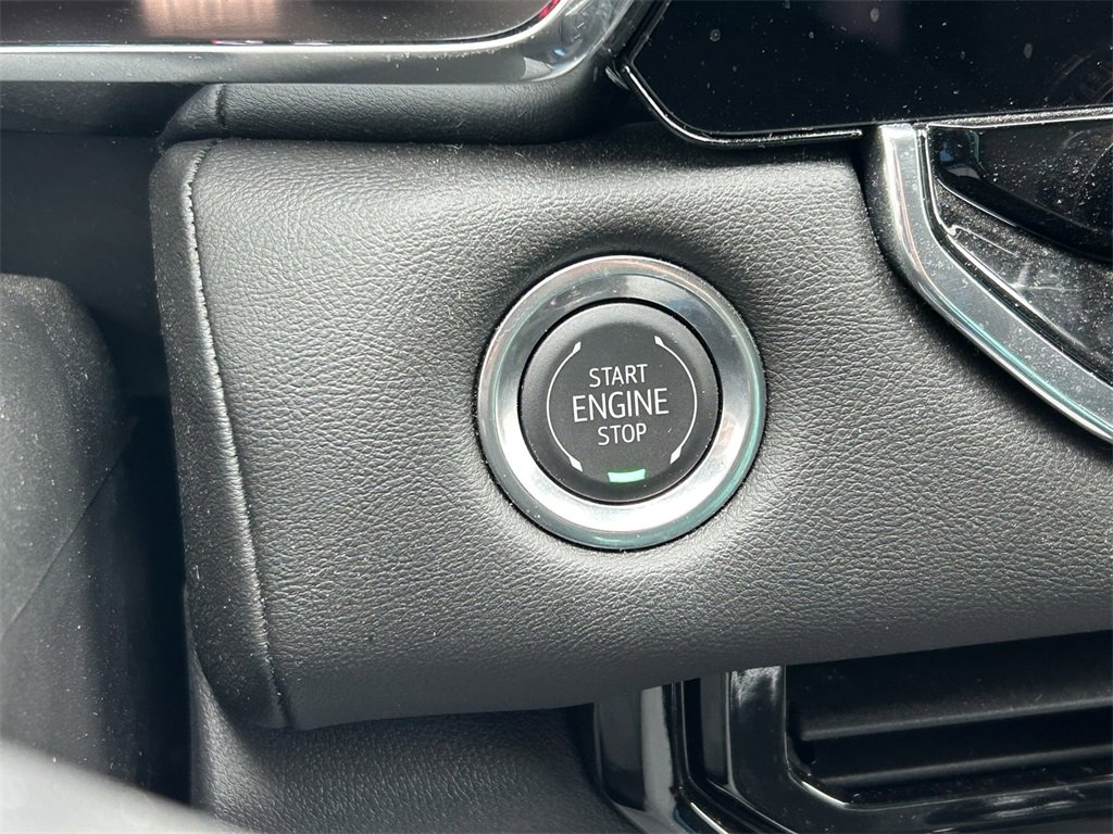 Used 2024 GMC Canyon Elevation w/ Convenience Package image 32