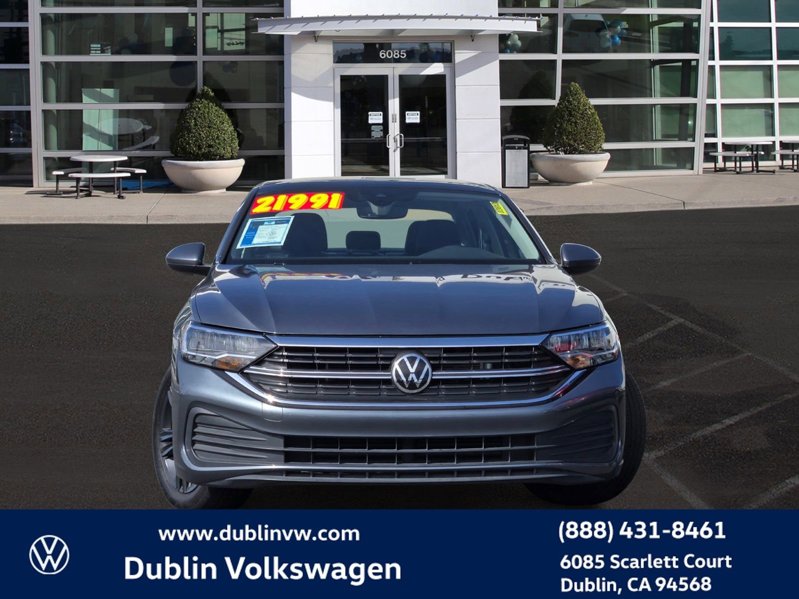 Certified 2023 Volkswagen Jetta SE w/ Panoramic Sunroof Package image 2