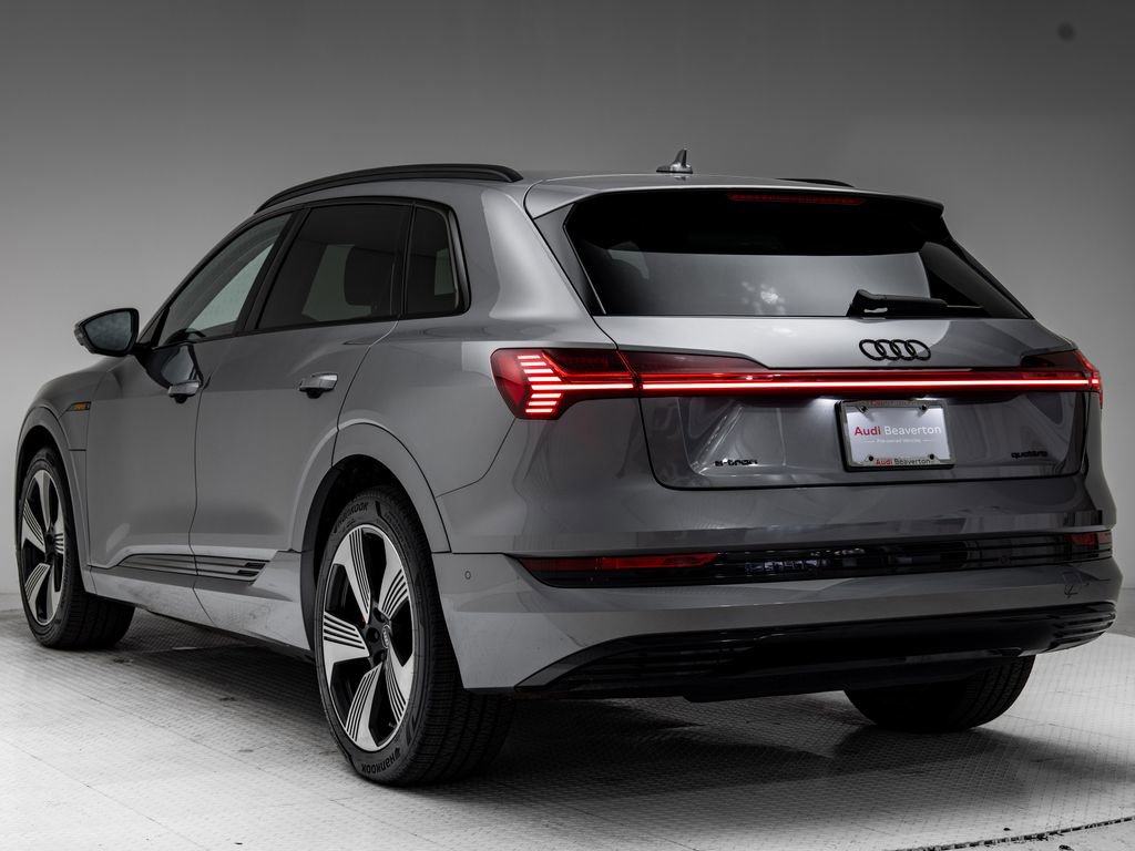 Used 2023 Audi e-tron Premium Plus w/ Premium Plus Package AWD/4WD image 3