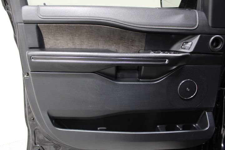Used 2021 Ford Expedition Max Limited image 19