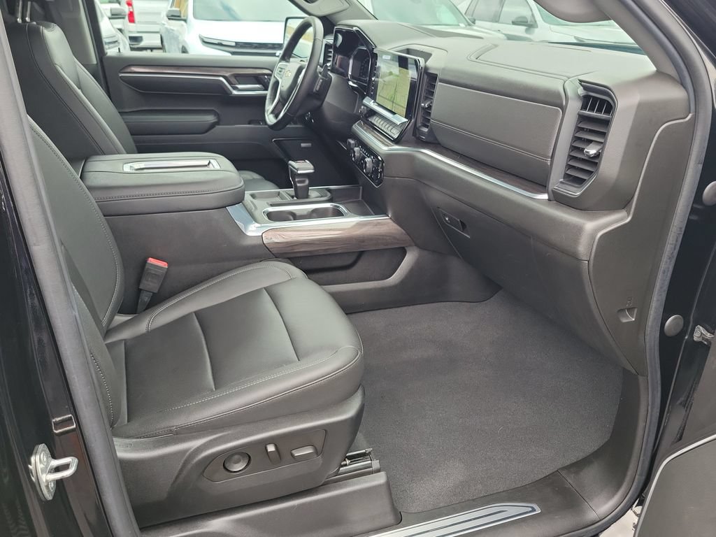 Used 2022 Chevrolet Silverado 1500 LTZ w/ LTZ Convenience Package II AWD/4WD image 20