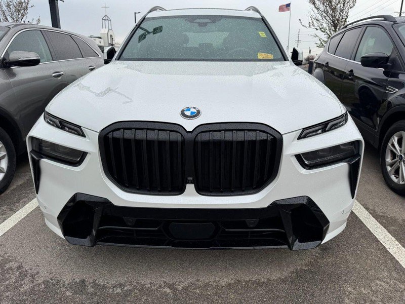 Used 2024 BMW X7 xDrive40i w/ M Sport Package image 2