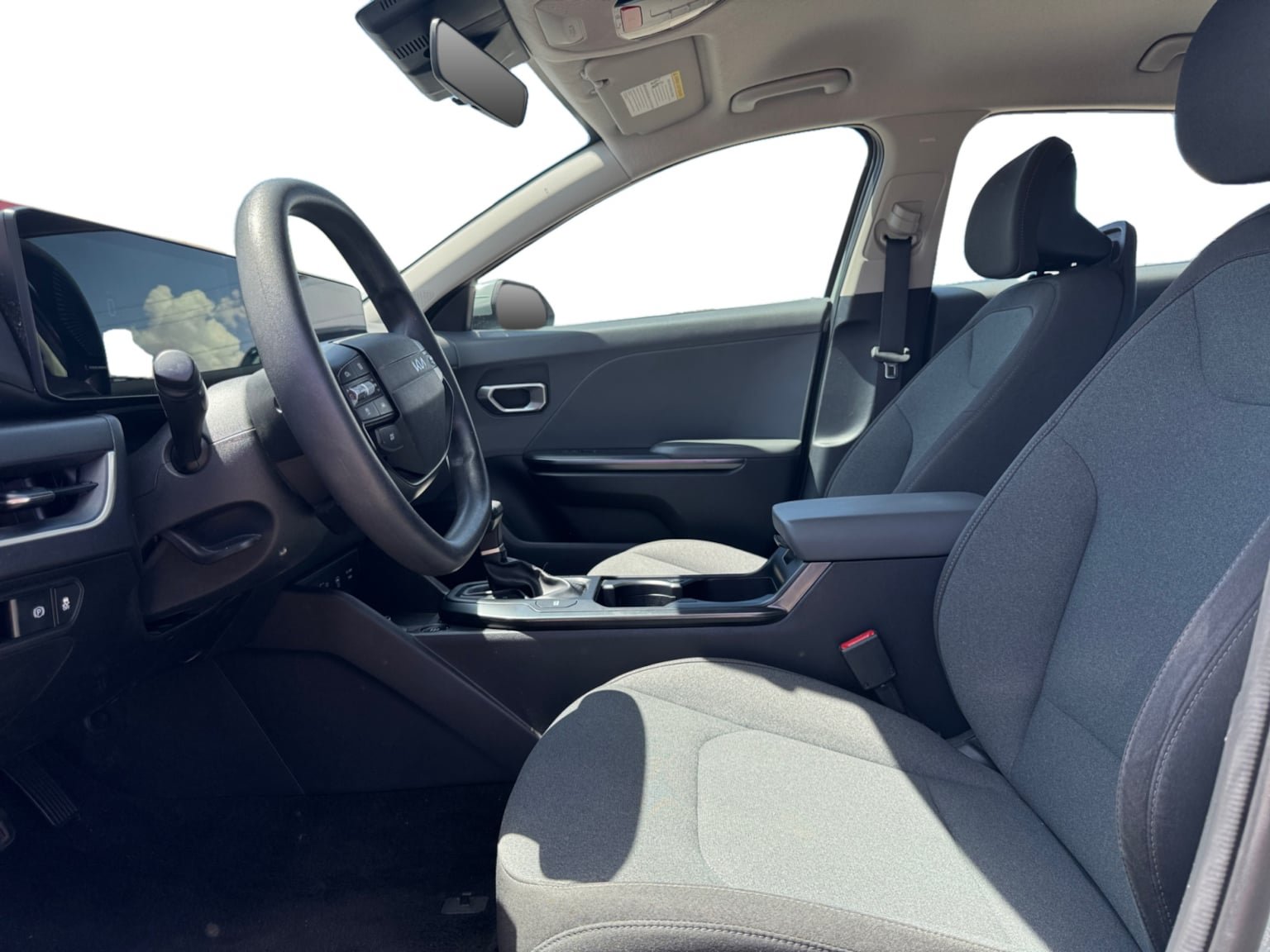Used 2025 Kia K4 FWD image 10