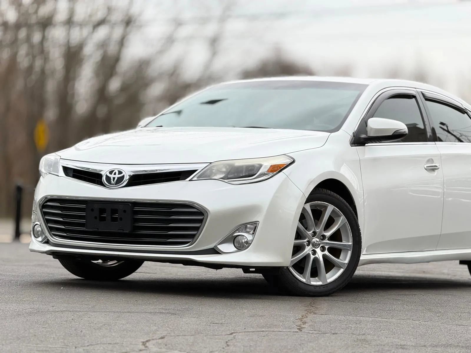 Used 2013 Toyota Avalon XLE Touring image 2