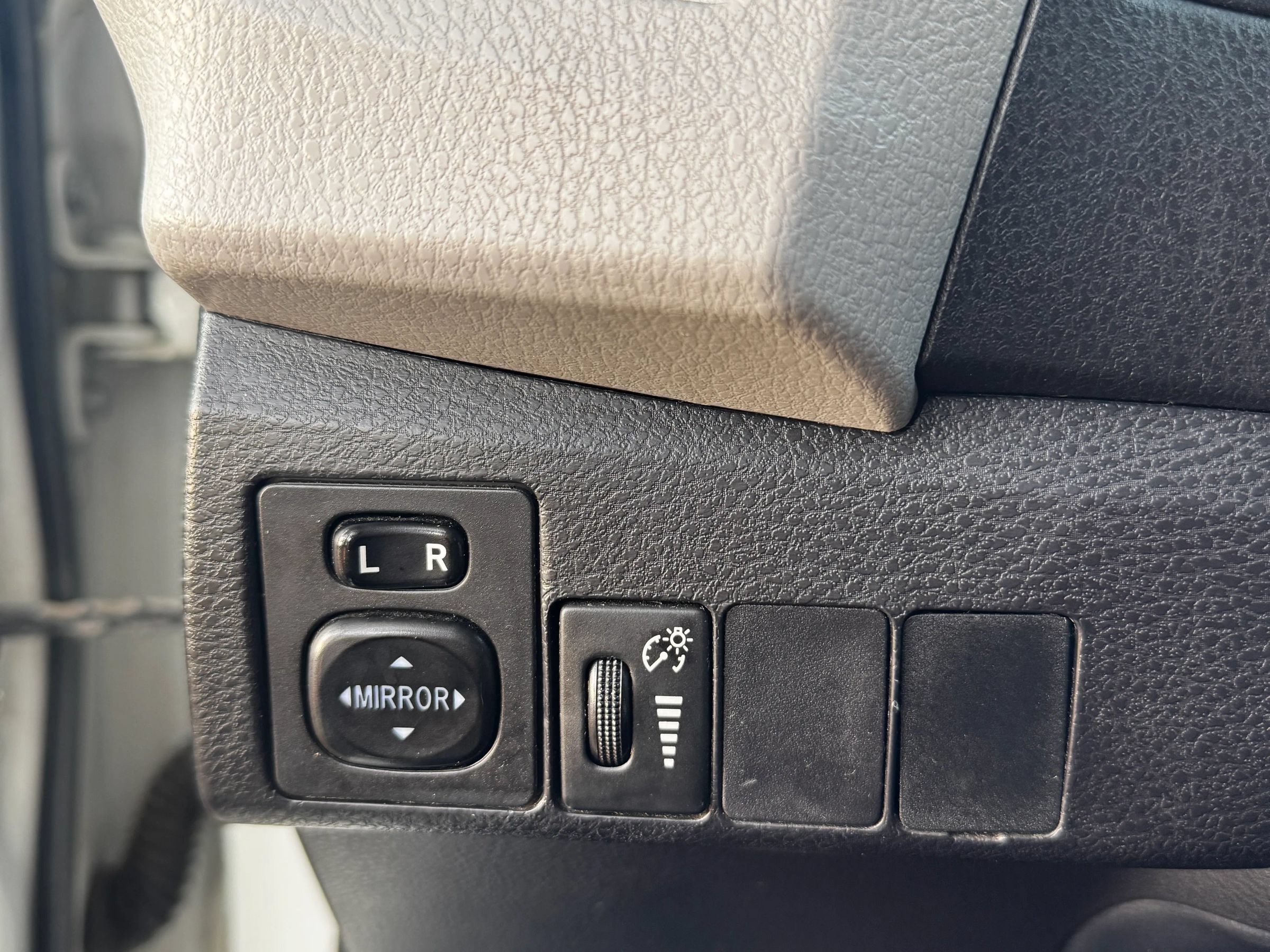 Used 2016 Toyota Corolla LE FWD image 20