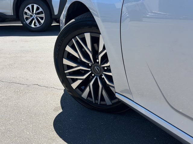 Used 2024 Nissan Altima 2.5 SV FWD image 10