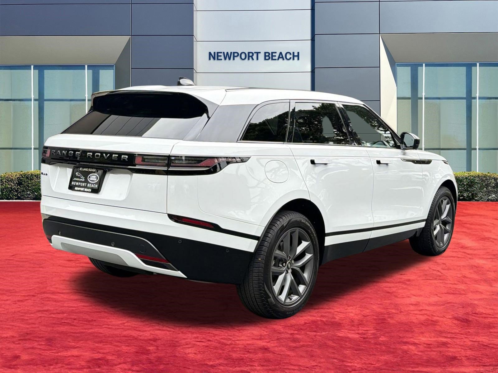 Used 2026 Land Rover Range Rover Velar Dynamic SE AWD/4WD image 9