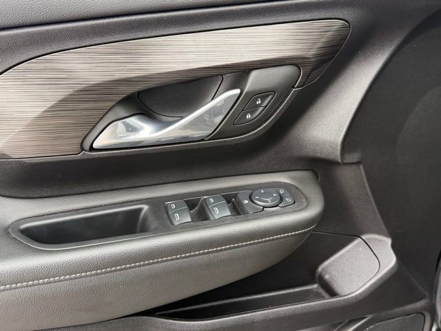 Used 2024 GMC Terrain SLE image 21