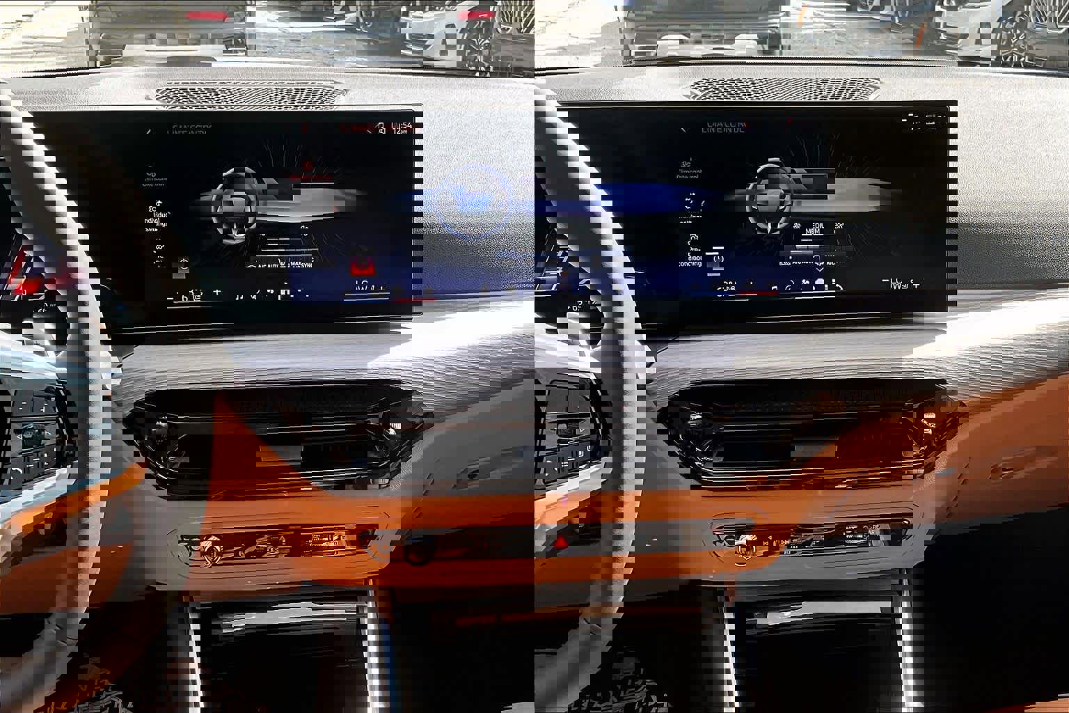 Used 2026 BMW 330i Sedan w/ Convenience Package image 6