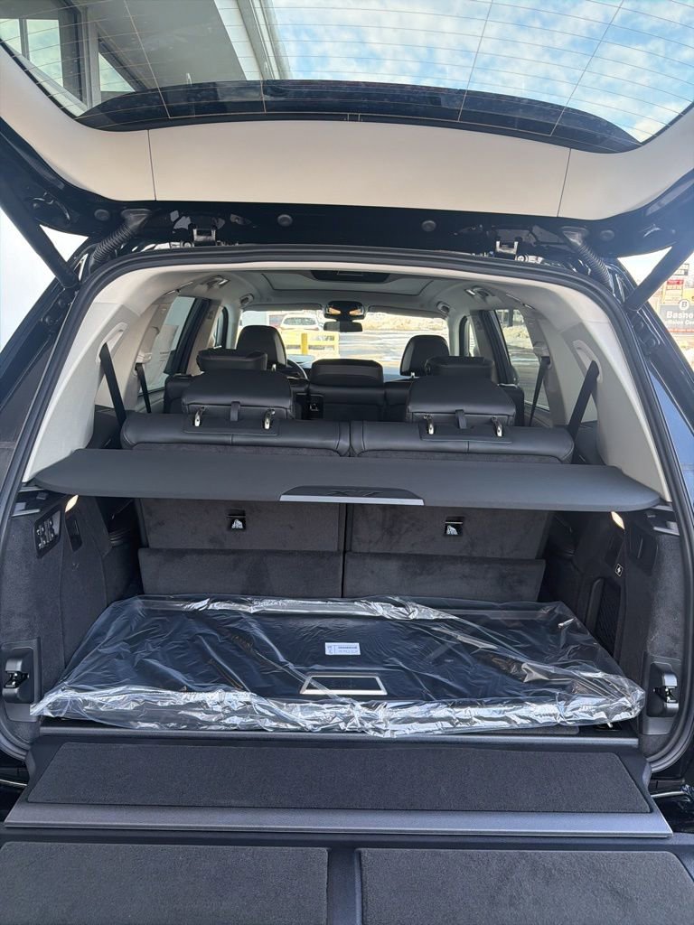 New 2026 BMW X7 xDrive40i w/ Premium Package image 13