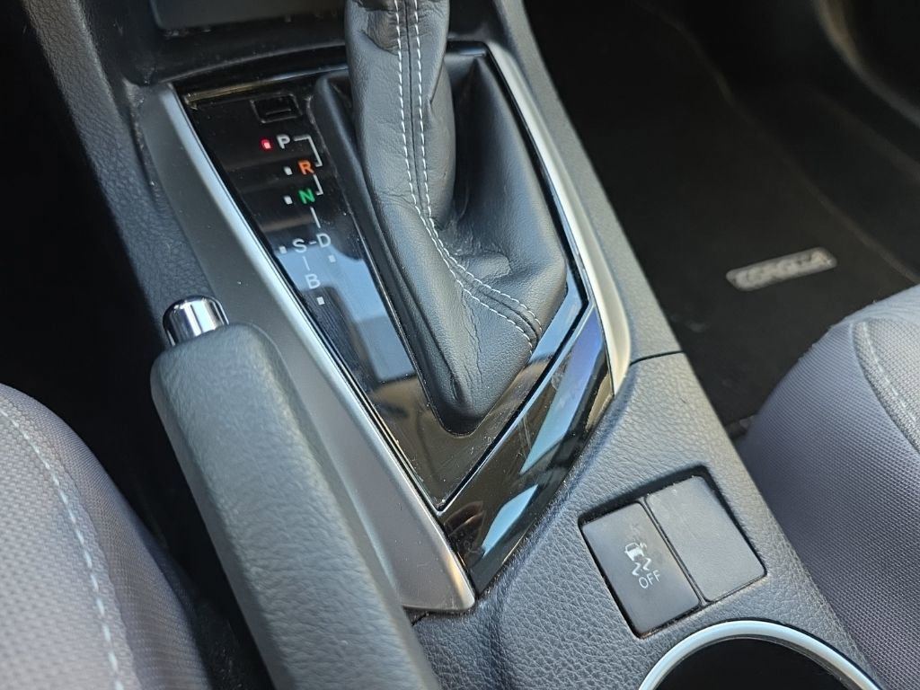 Used 2018 Toyota Corolla LE image 24