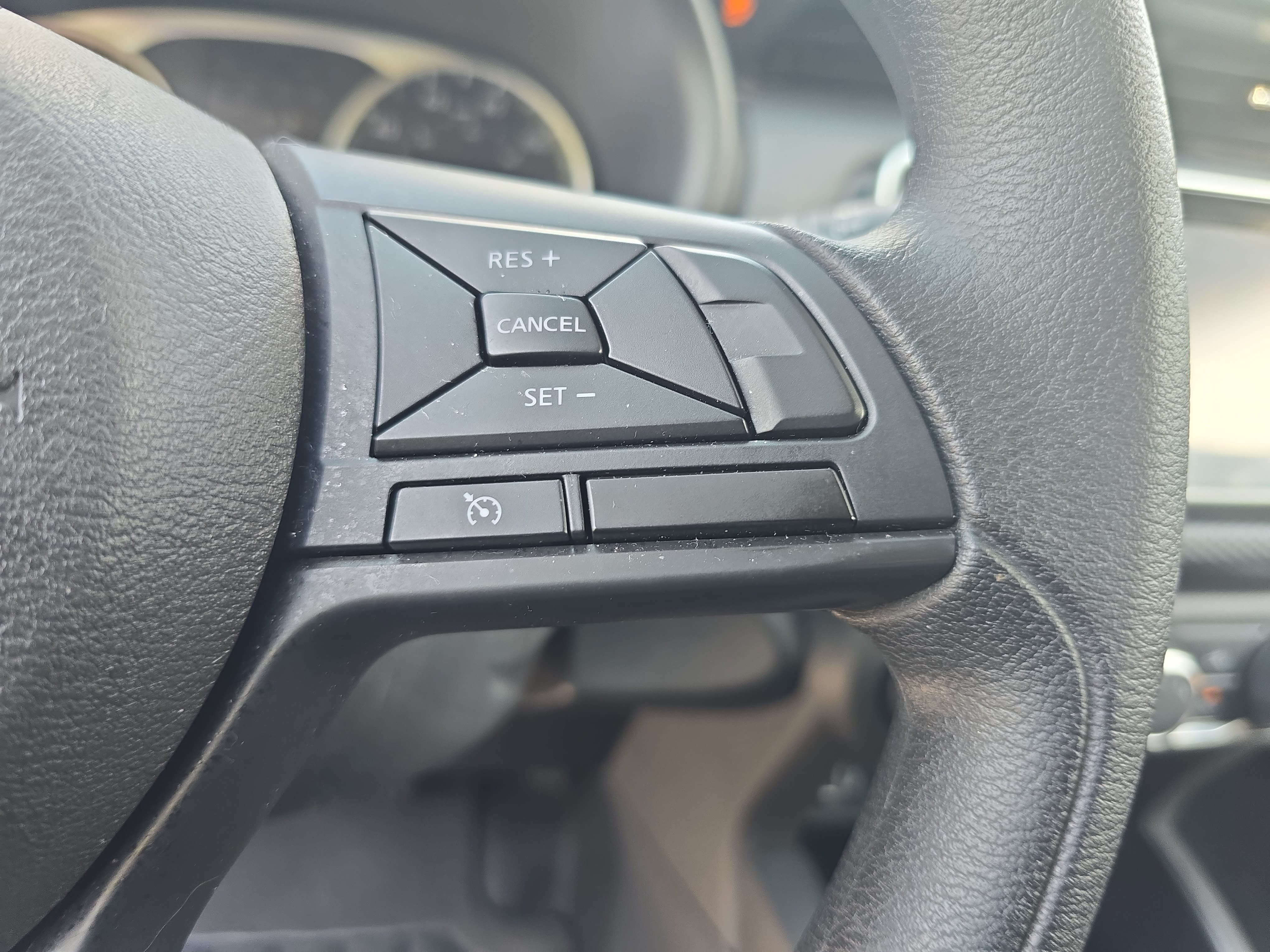Used 2025 Nissan Kicks Play S FWD image 17