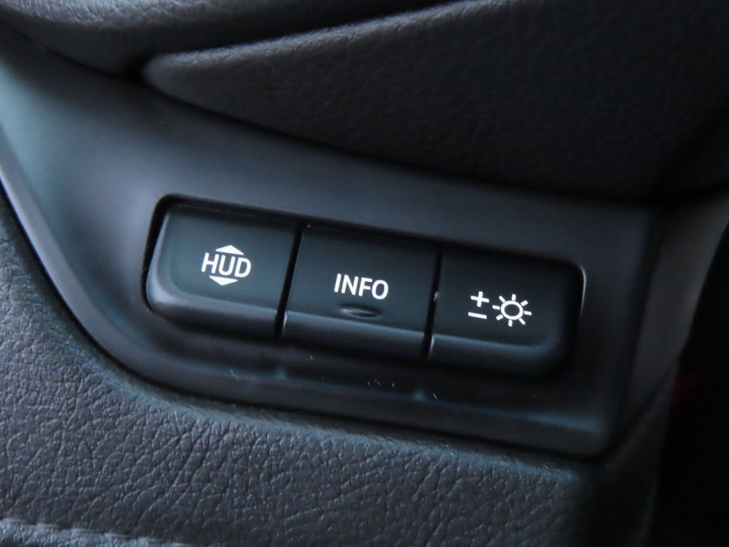 Used 2019 Cadillac Escalade Premium Luxury image 17