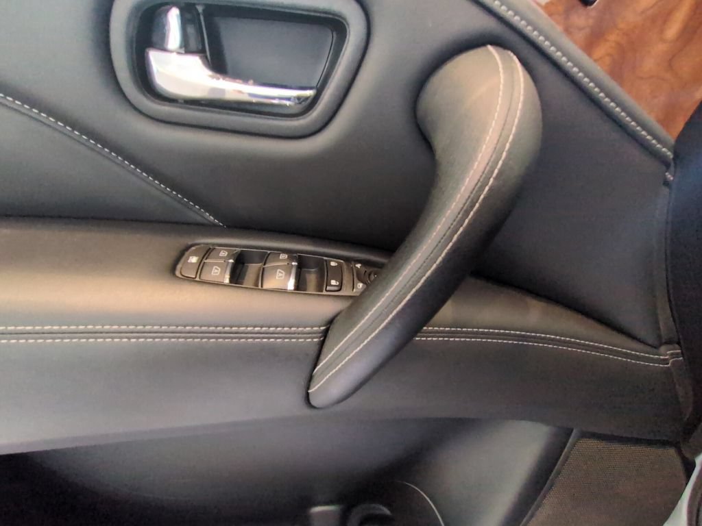 Used 2019 INFINITI QX80 Luxe w/ 22" Wheel Package RWD image 12