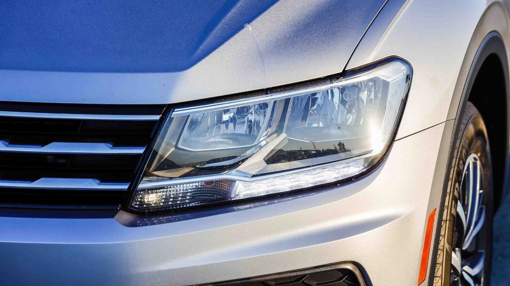 Used 2020 Volkswagen Tiguan SE w/ Panoramic Sunroof Package AWD/4WD image 5