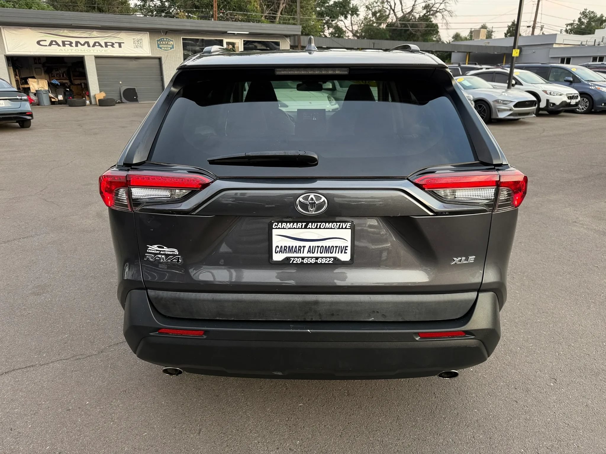 Used 2020 Toyota RAV4 XLE Premium AWD/4WD image 8