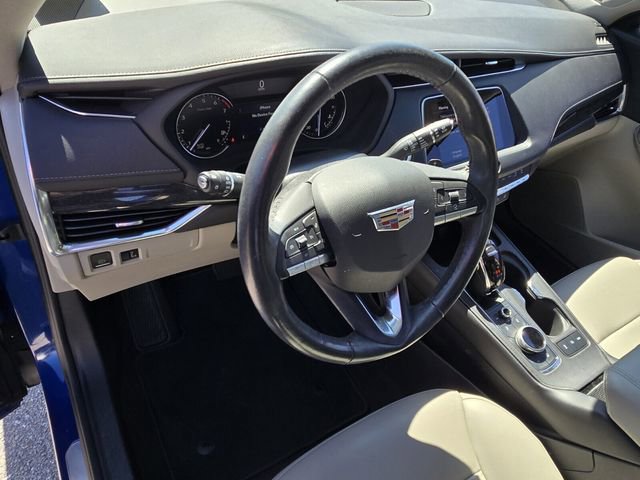 Used 2023 Cadillac XT4 Premium Luxury FWD image 9