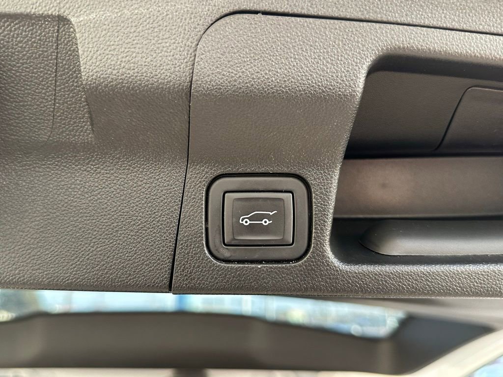 Used 2023 GMC Acadia Denali w/ Denali Ultimate Package image 17