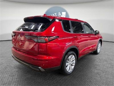 New 2026 Mitsubishi Outlander ES image 3